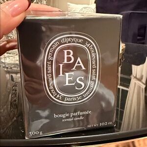 Diptyque Baies Scented Candle - Elegant Black